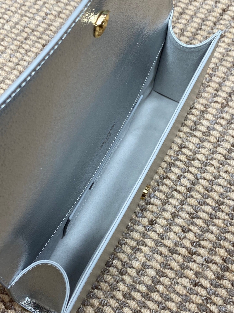 Y51 clutch bags